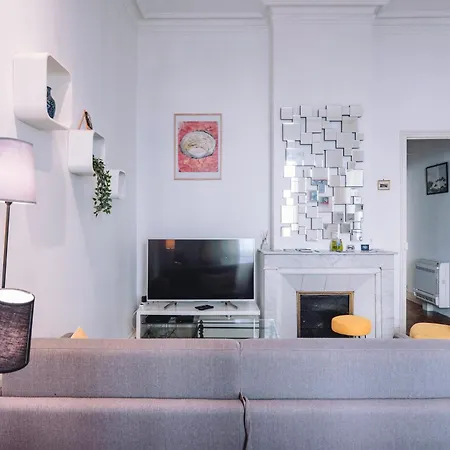 Apartment Demeure & Confort Nimes